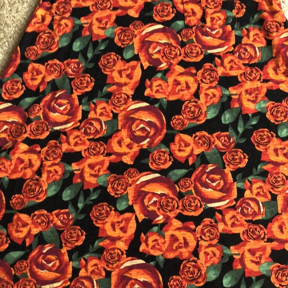 Lularoe Carly Dress High Low Swing Roses Floral size XS flower orange black - Picture 3 of 7
